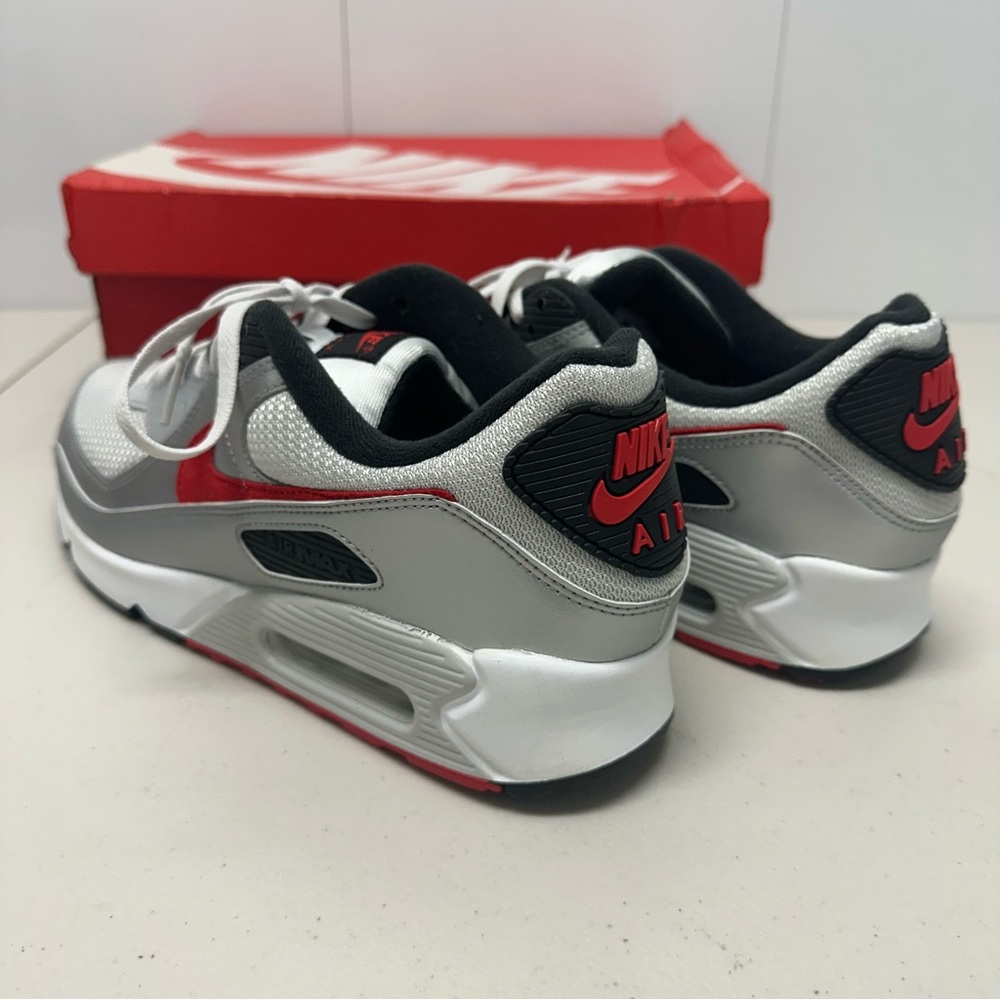 Nike Men’s Air Max 90 Metallic Silver University Red - Size 12 - Picture 6 of 11